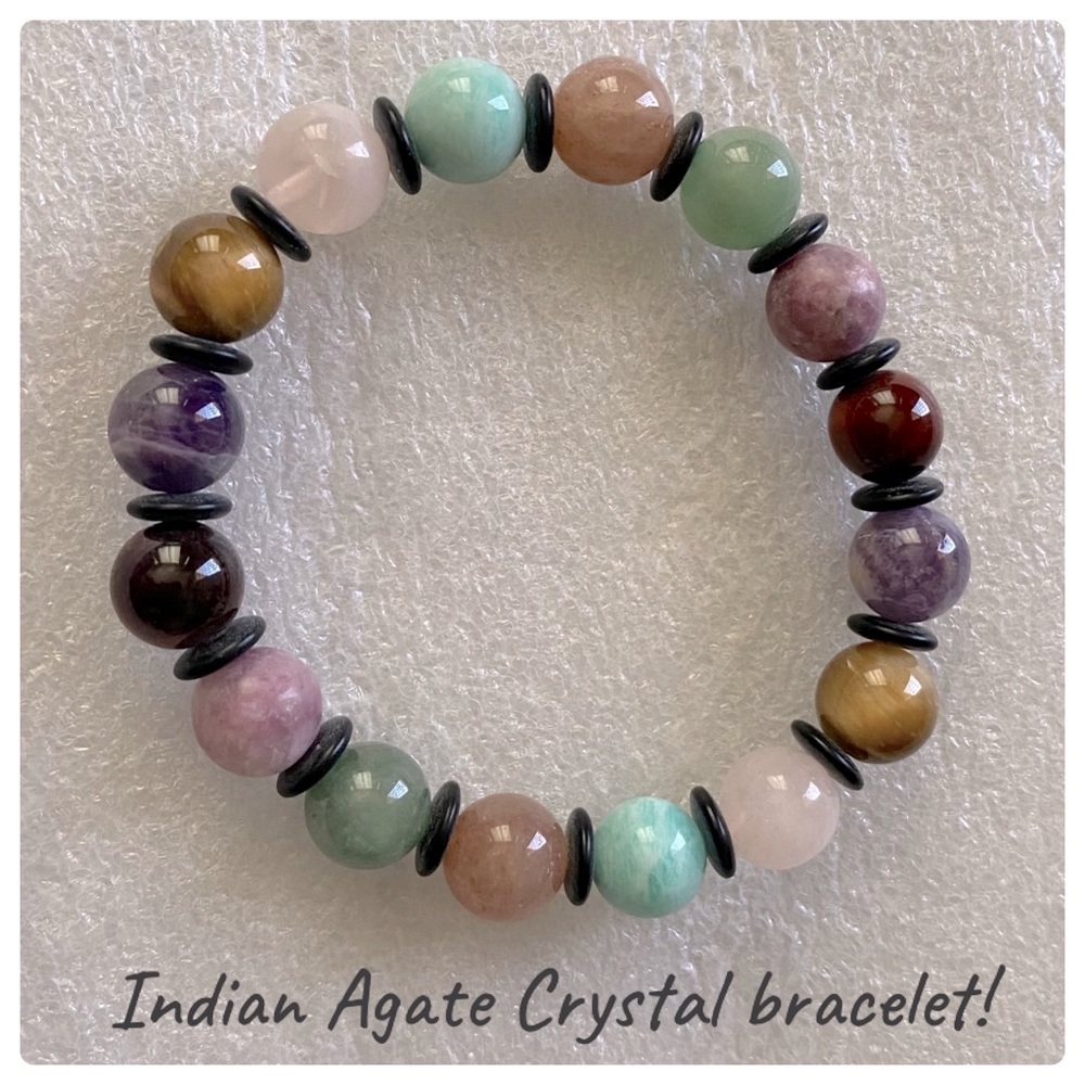Stretchy agate crystal and lava stone diffuser bracelet